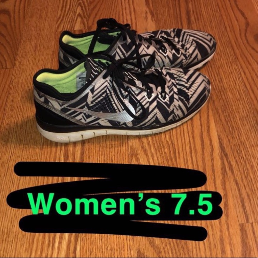 Nike tennis shoes